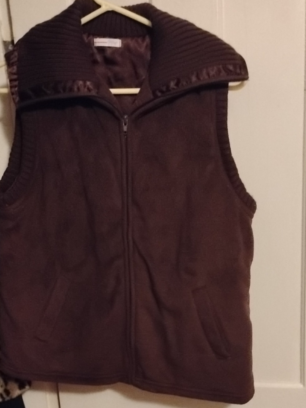 Quilted Collar Zip-Front Brown Vest